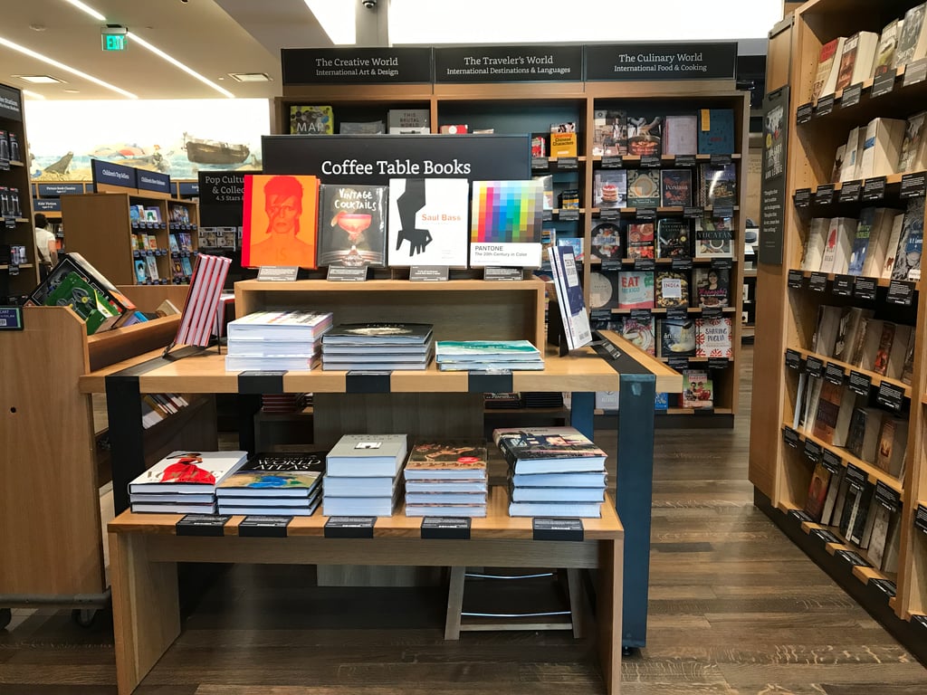 amazon-books-brick-and-mortar-pet-store.jpg